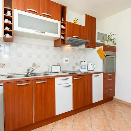 Vila Anica-opatija-poljane By Guide *