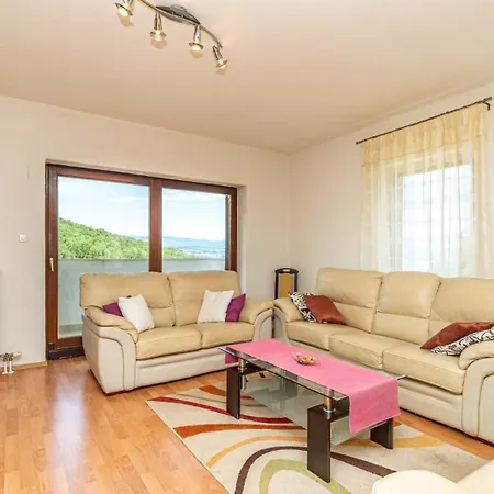 Anica-opatija-poljane By Guide